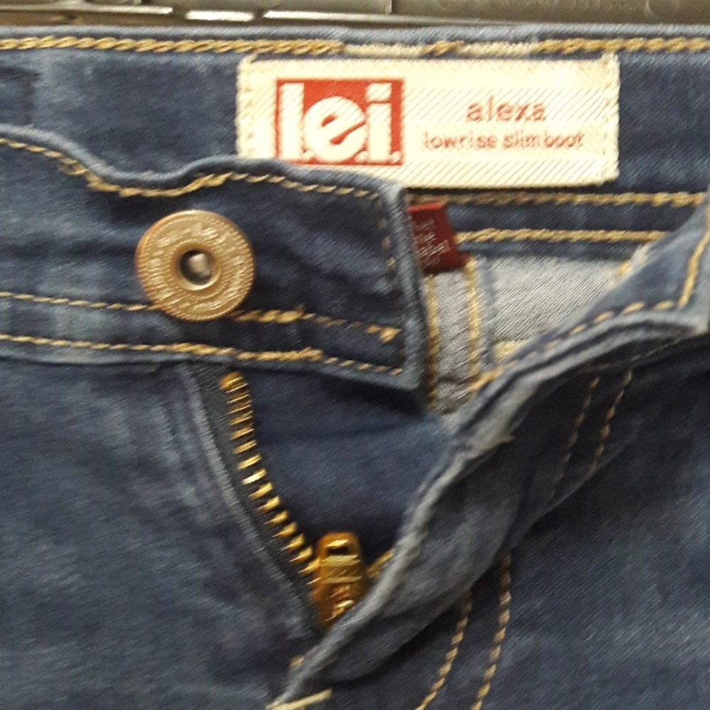 Jeans - Picture 2 of 3